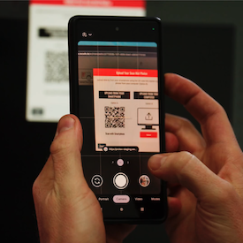 Open-QR-Code-On-Smartphone